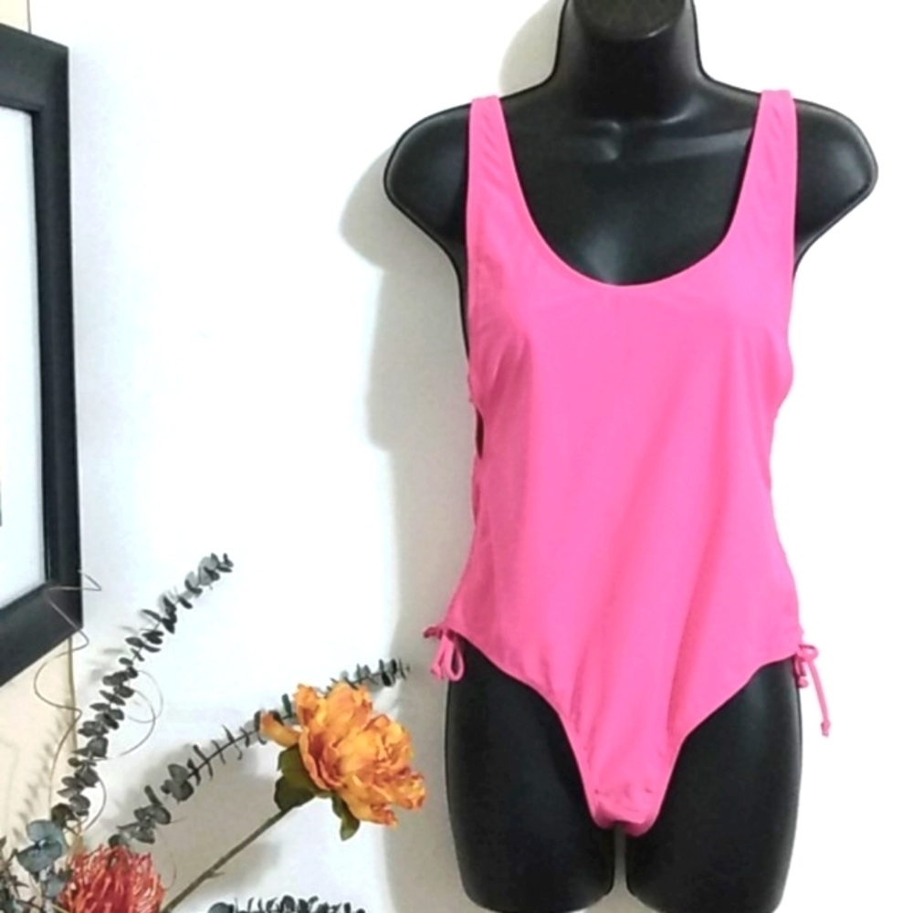 ISLAND LOVE RUCHED CUT-OUT SWIMSUIT NWT JR LARGE